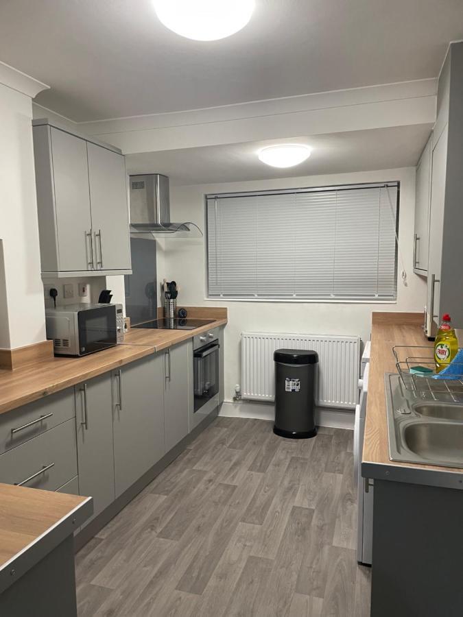 Comfy Home For Contractors And Families With Free Parking - Sage View Aldershot Exterior photo
