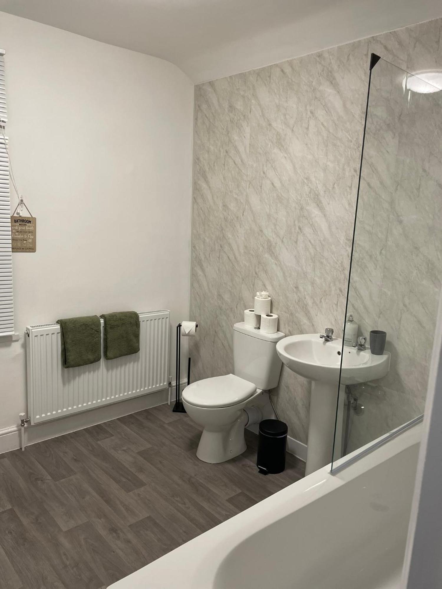 Comfy Home For Contractors And Families With Free Parking - Sage View Aldershot Exterior photo